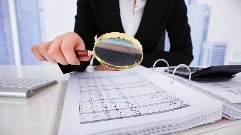 مراجعة وتدقيق القوائم المالية